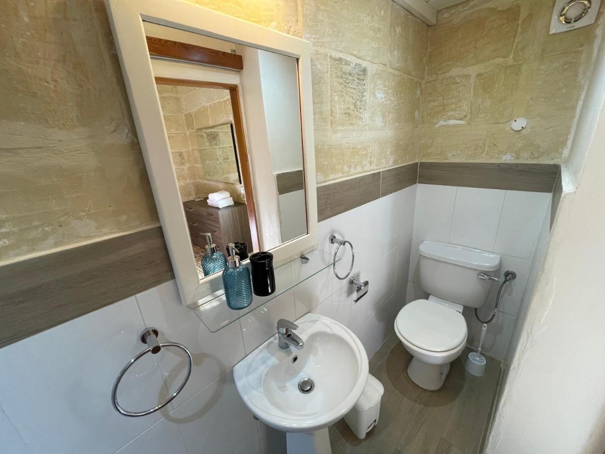 Penelope Townhouse Hotel Ghajn il-Kbira  Ngoại thất bức ảnh