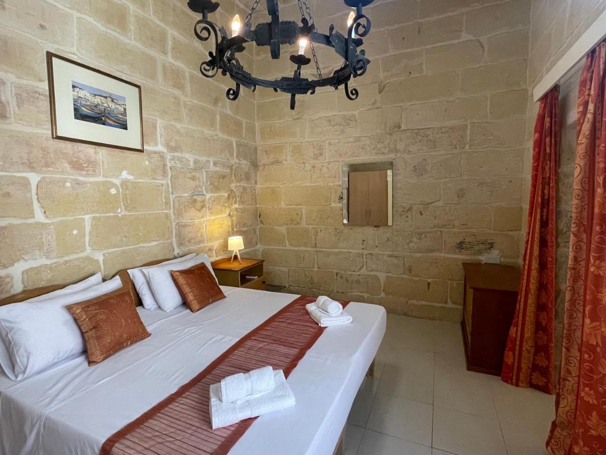 Penelope Townhouse Hotel Ghajn il-Kbira  Ngoại thất bức ảnh