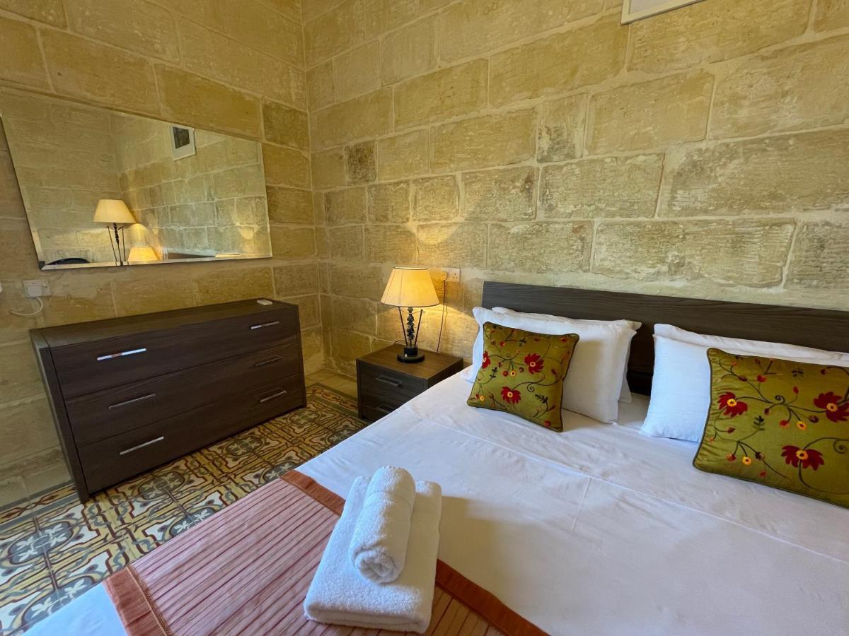 Penelope Townhouse Hotel Ghajn il-Kbira  Ngoại thất bức ảnh