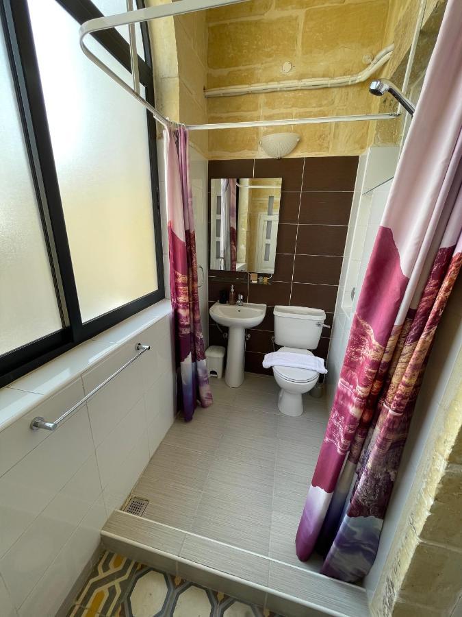 Penelope Townhouse Hotel Ghajn il-Kbira  Ngoại thất bức ảnh